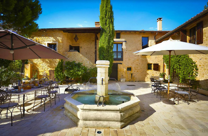 Il suffit d’un instant - Massages bien-être en cabinet sur Fareins ou à domicile sur Trévoux, Villefranche, Châtillon sur Chalaronne. Praticienne certifiée en massage bien être pour des massages sportifs suedois, californien, lomi lomi, énergétiques tui na du dos ou abhyang, amma assi. pour vos EVJF, évènements ou en entreprises.