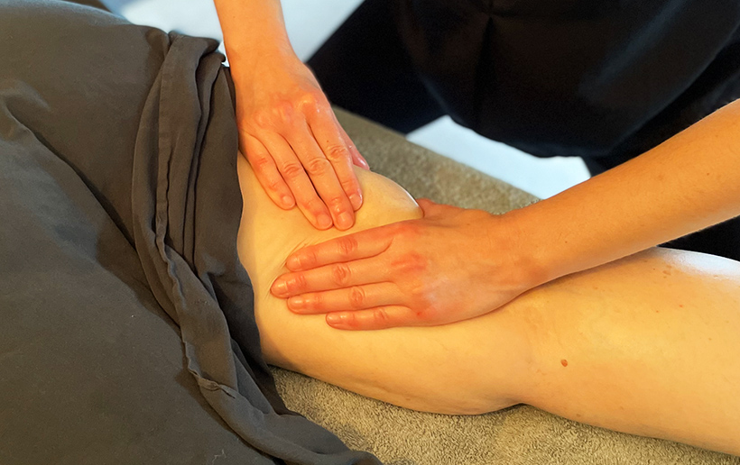 Il suffit d’un instant - Massages bien-être en cabinet sur Fareins ou à domicile sur Trévoux, Villefranche, Châtillon sur Chalaronne. Praticienne certifiée en massage bien être pour des massages sportifs suedois, californien, lomi lomi, énergétiques tui na du dos ou abhyang, amma assi. pour vos EVJF, évènements ou en entreprises.