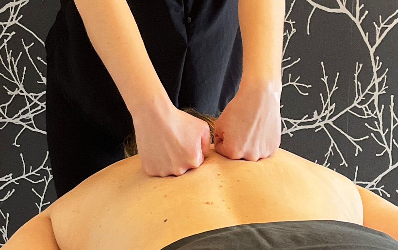 Il suffit d’un instant - Massages bien-être en cabinet sur Fareins ou à domicile sur Trévoux, Villefranche, Châtillon sur Chalaronne. Praticienne certifiée en massage bien être pour des massages sportifs suedois, californien, lomi lomi, énergétiques tui na du dos ou abhyang, amma assi. pour vos EVJF, évènements ou en entreprises.